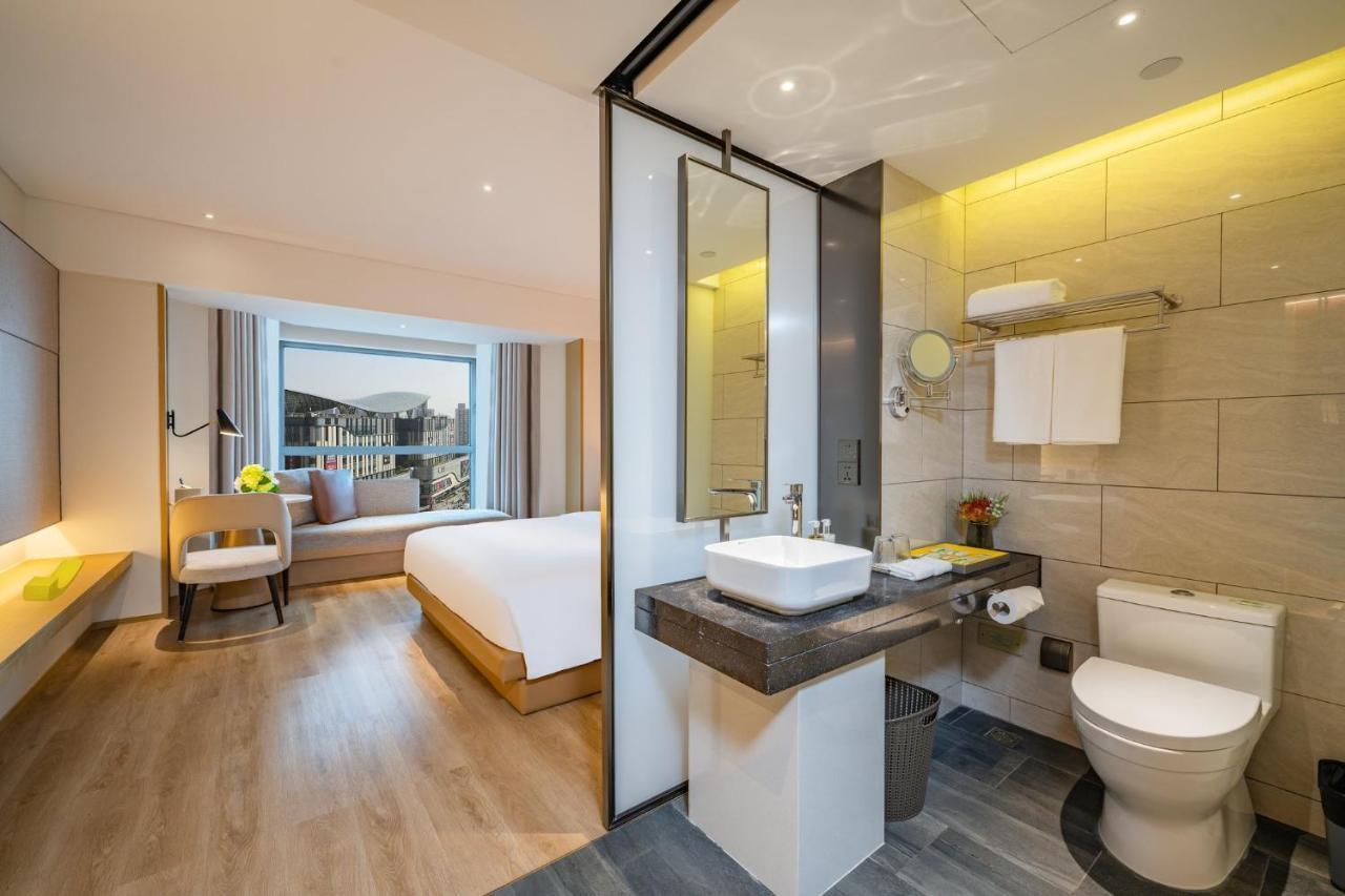 Holiday Inn Shanghai Huaxia By Ihg - Overlooking City Scenery At Sky View Restaurant Kültér fotó