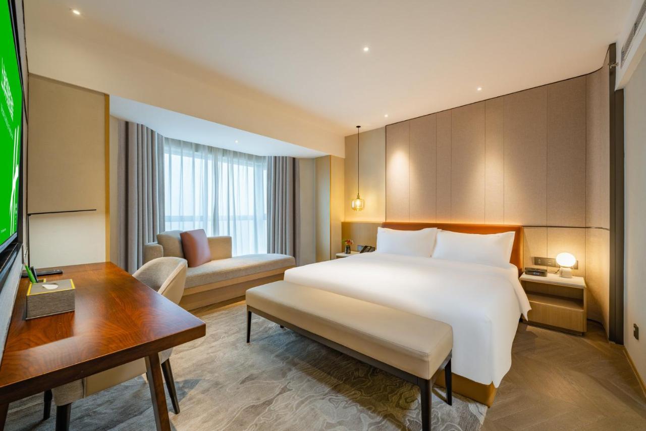 Holiday Inn Shanghai Huaxia By Ihg - Overlooking City Scenery At Sky View Restaurant Kültér fotó