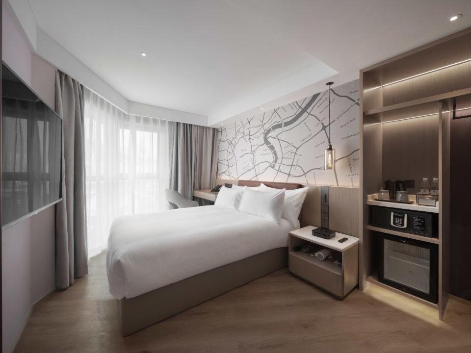 Holiday Inn Shanghai Huaxia By Ihg - Overlooking City Scenery At Sky View Restaurant Kültér fotó